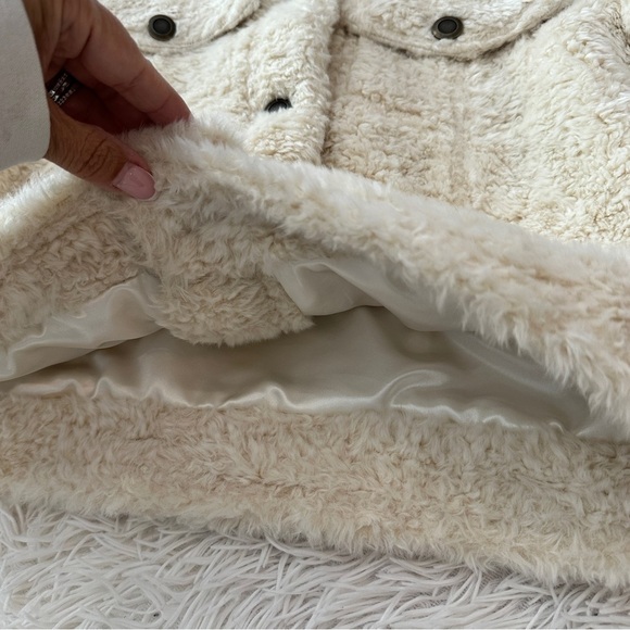 Victoria’s Secret Faux Fur Sherpa Teddy Jacket Cream White Size Large - Picture 10 of 15